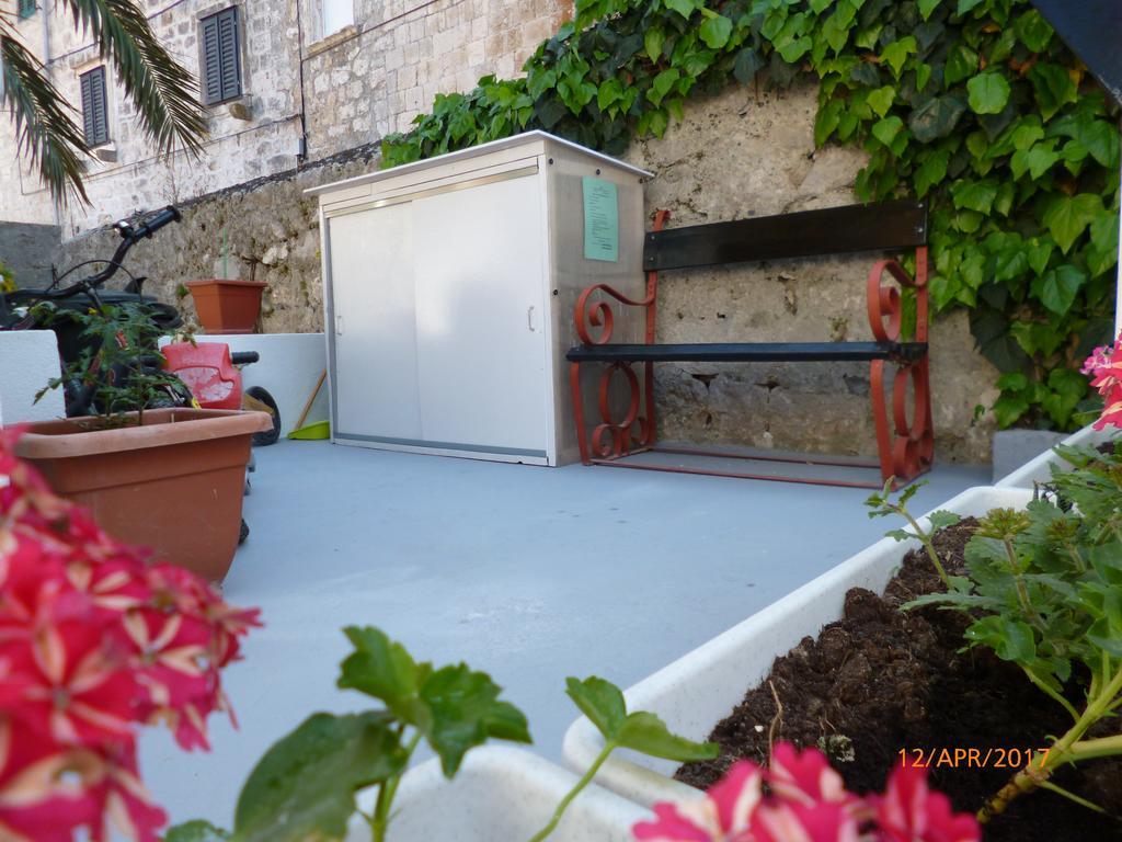 Apartments Haracic Hvar Town Esterno foto